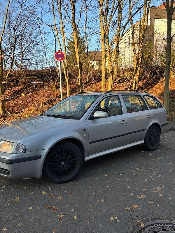 Gebraucht Skoda Octavia Ambiente 90 PS (66 kW) 2003 Silber Kombi