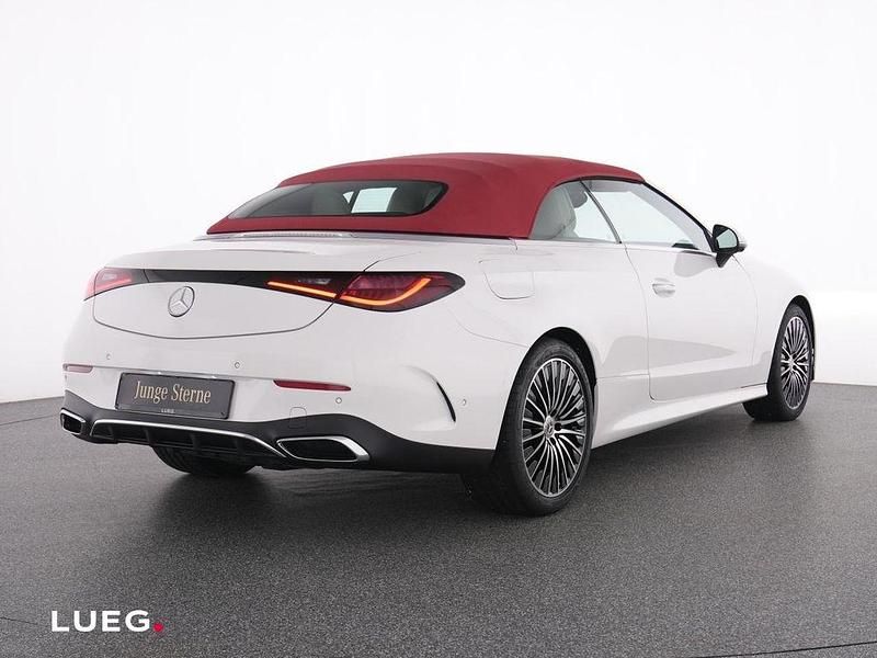 Gebraucht Mercedes CLE200 AMG 204 PS (150 kW) 2024 Weiß Cabrio