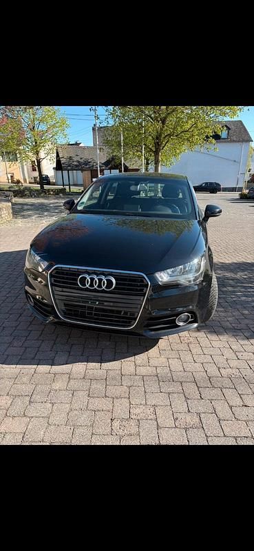 Schwarz Gebraucht 2012 Audi A1 Sportback Attraction Kleinwagen | 6.000 € (Guter Preis) - Bild 1/4