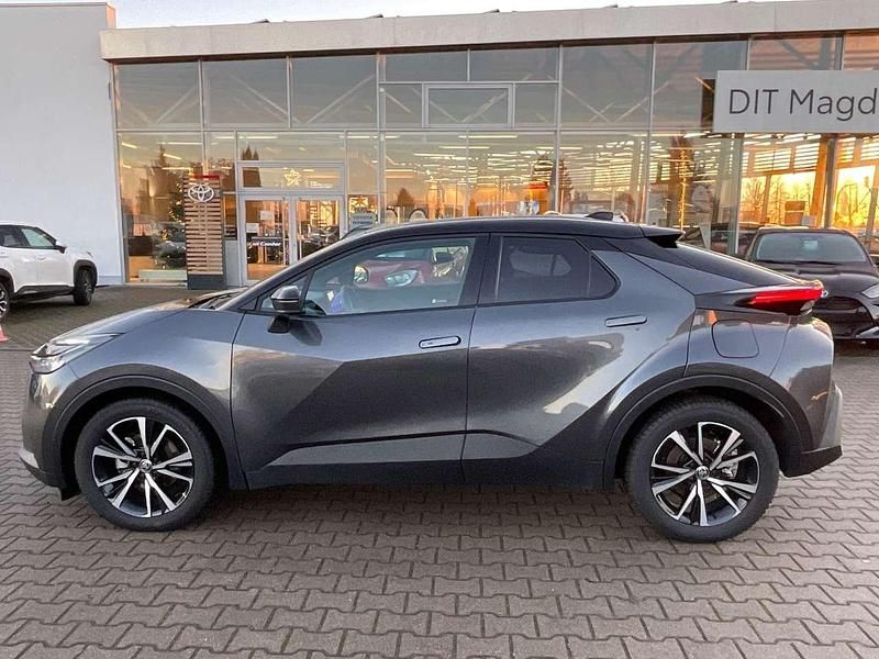 Gebraucht Toyota C-HR Team 140 PS (102 kW) 2024 Grey metallic / black SUV