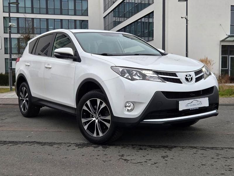 Gebraucht Toyota RAV4 Edition 151 PS (111 kW) 2015 Weiß SUV