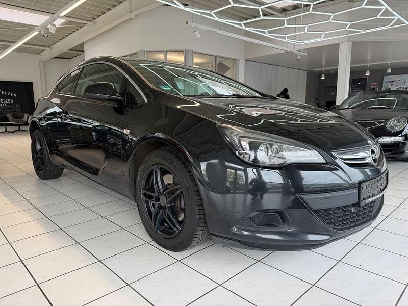 Gebraucht Opel Astra GTC Edition 165 PS (121 kW) 2012 Schwarz Limousine