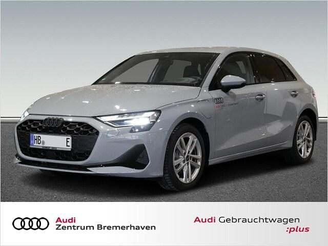 Pfeilgrau perleffekt Gebraucht 2025 Audi A3 Sportback e-tron Advanced Plus Kleinwagen | 44.960 € - Bild 1/4
