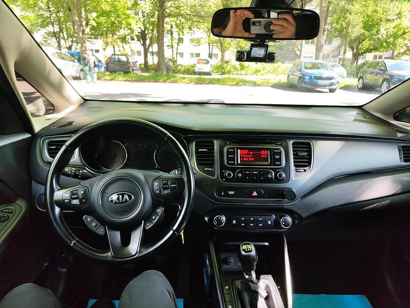 Gebraucht Kia Carens 136 PS (100 kW) 2015 Silber Van / Kleinbus