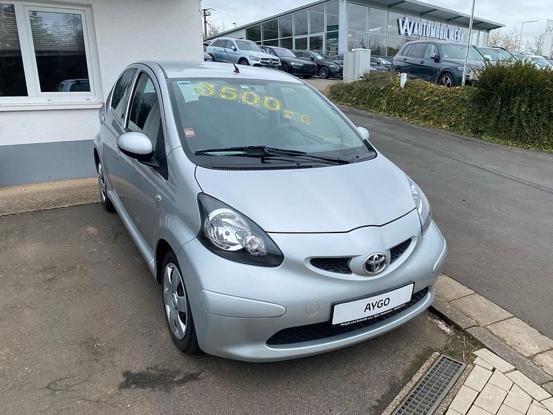 Gebraucht Toyota Aygo Cool 68 PS (50 kW) 2006 Silber Kleinwagen