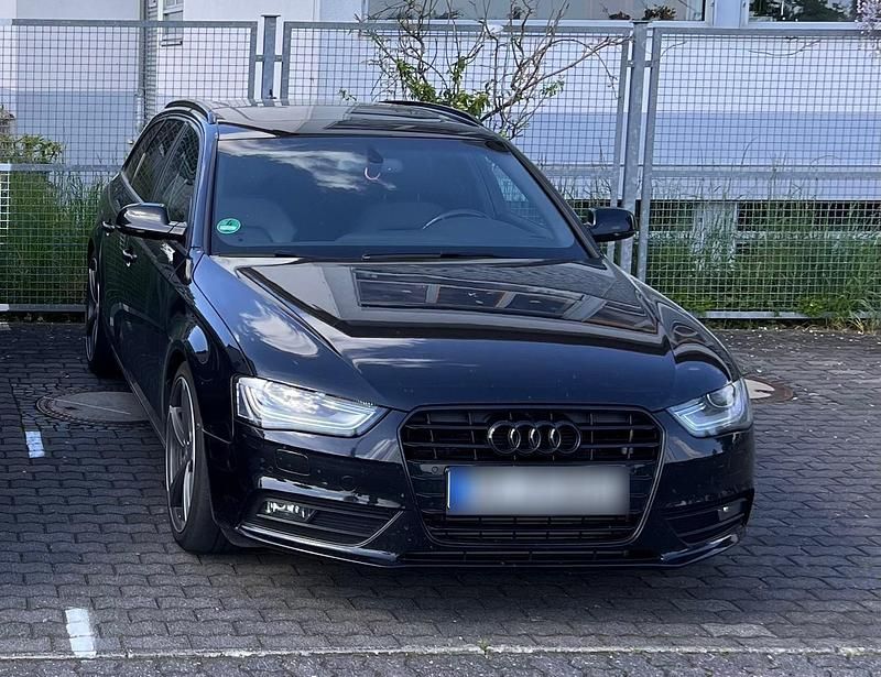 Gebraucht Audi A4 143 PS (105 kW) 2012 Schwarz Kombi