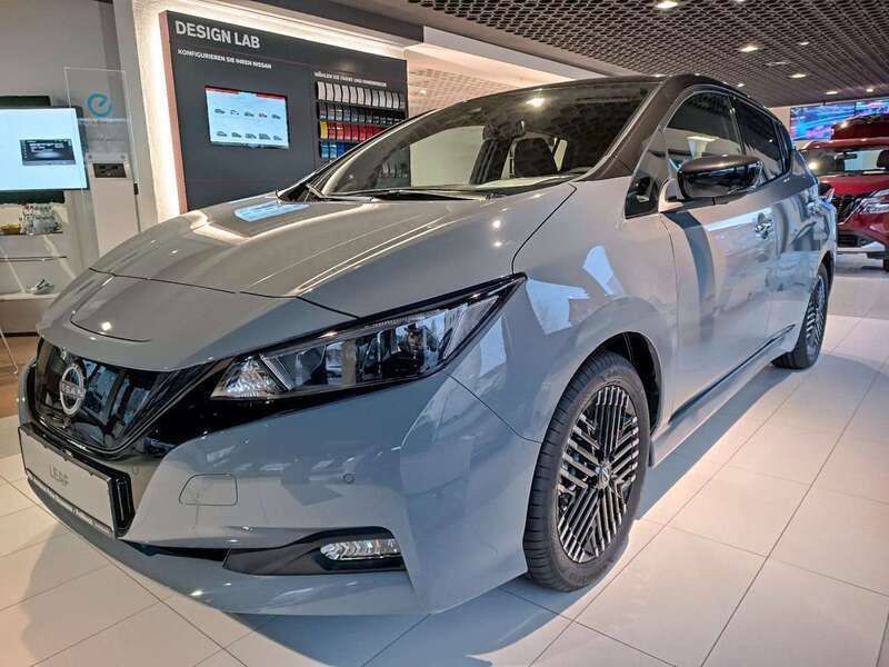 Ceramic grey / black Gebraucht 2023 Nissan Leaf N-Connecta Kleinwagen | 20.750 € (Fairer Preis) - Bild 1/4