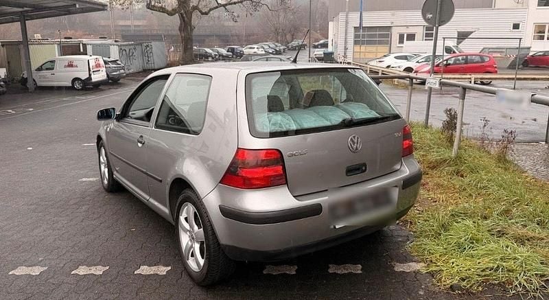 Gebraucht VW Golf IV 101 PS (74 kW) 2002 Silber Kleinwagen