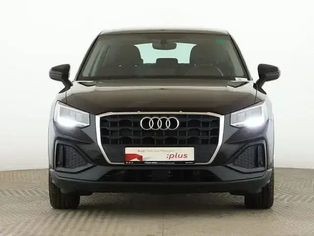 Gebraucht Audi Q2 Advanced 116 PS (85 kW) 2023 Brillantschwarz SUV