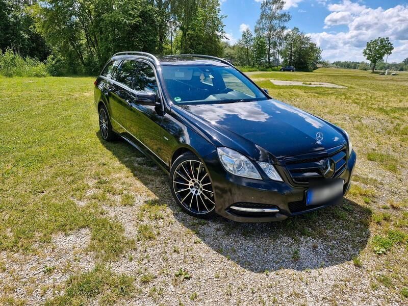 Schwarz Gebraucht 2011 Mercedes 350 Kombi | 8.500 € (Superpreis) - Bild 1/4