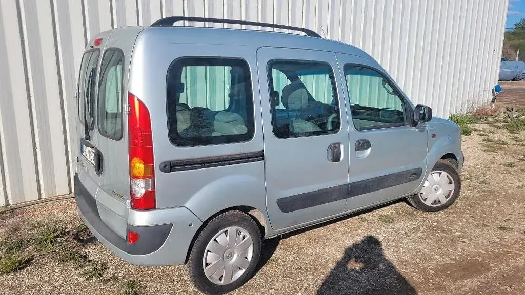 Gebraucht Renault Kangoo Expression 95 PS (69 kW) 2003 Silber Van / Kleinbus