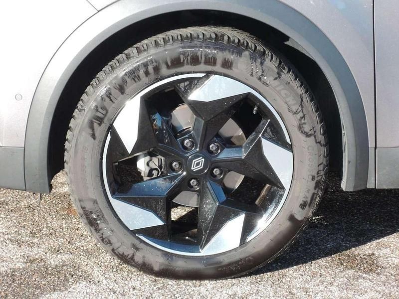 Gebraucht Renault Captur Techno 158 PS (116 kW) 2024 Stahl grau (metallic) SUV