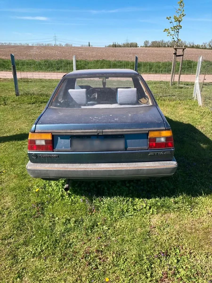 Używany VW Jetta 72 KM (52 kW) 1984 Niebieski Sedan/Limuzyna