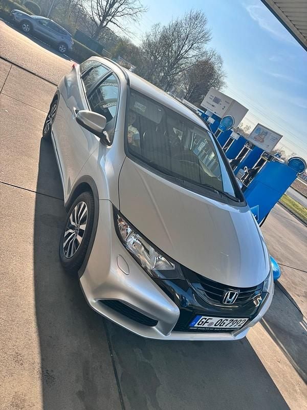 Grau Gebraucht 2014 Honda Civic Kombi | 8.500 € - Bild 1/3