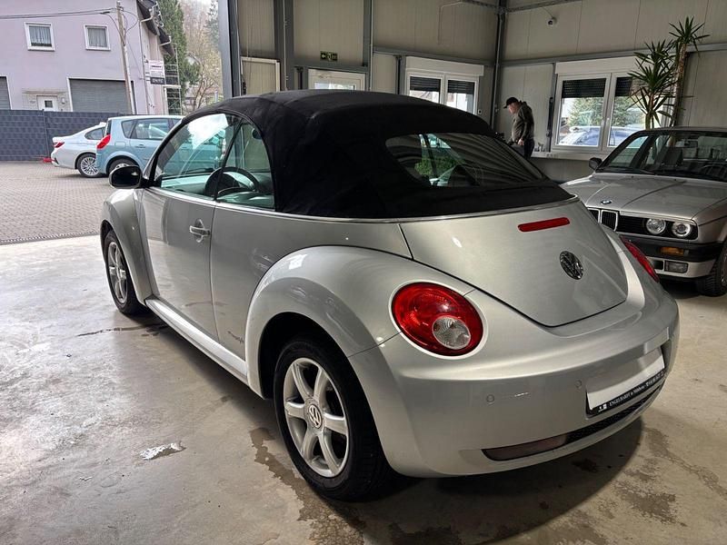 Gebraucht VW New Beetle Freestyle 102 PS (75 kW) 2010 Silber Kleinwagen