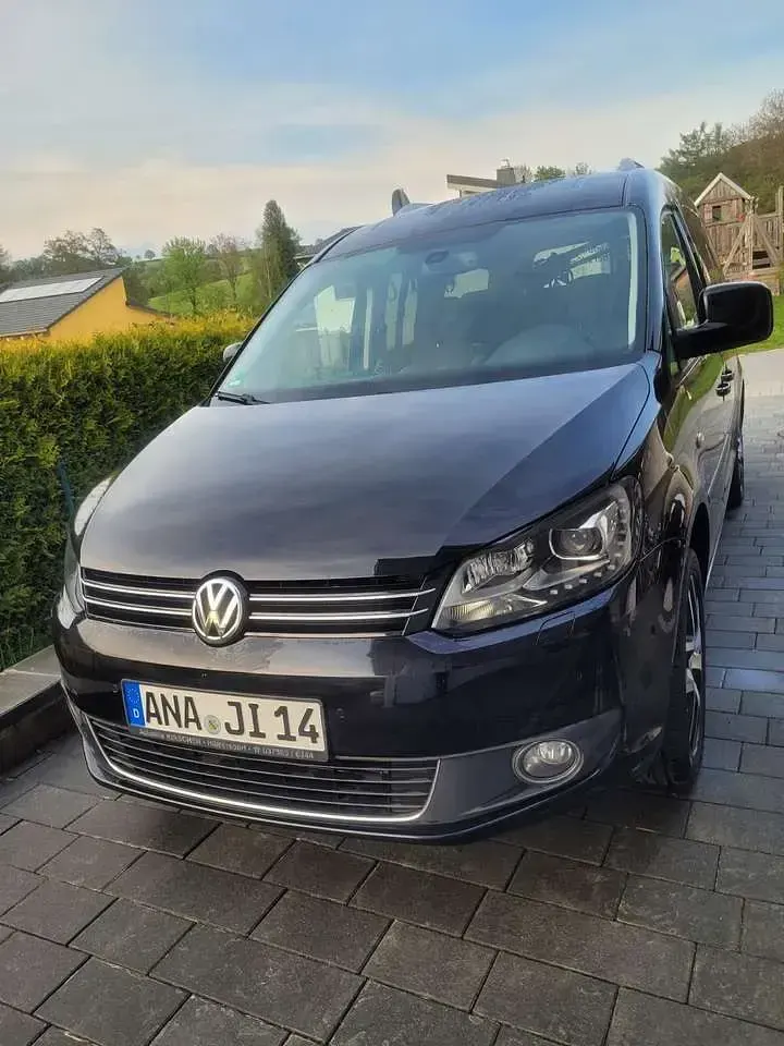Gebraucht VW Caddy Maxi Cup 140 PS (102 kW) 2014 Schwarz Van / Kleinbus