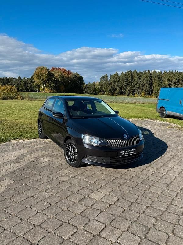 Schwarz Gebraucht 2017 Skoda Fabia Kleinwagen | 5.490 € (Guter Preis) - Bild 1/4