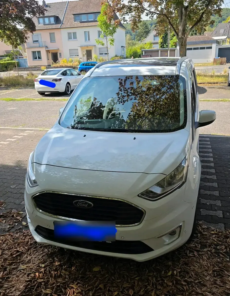 Gebraucht Ford Grand Tourneo Connect Titanium 120 PS (88 kW) 2019 Weiß Van / Kleinbus