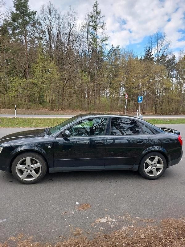 Second-hand Audi A4 Design 180 CP (132 kW) 2002 Negru Berlinǎ