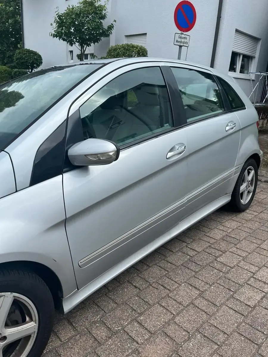 Gebraucht Mercedes B200 140 PS (102 kW) 2006 Silber Van / Kleinbus