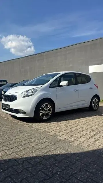 Gebraucht Kia Venga 125 PS (91 kW) 2016 Weiß Kleinwagen