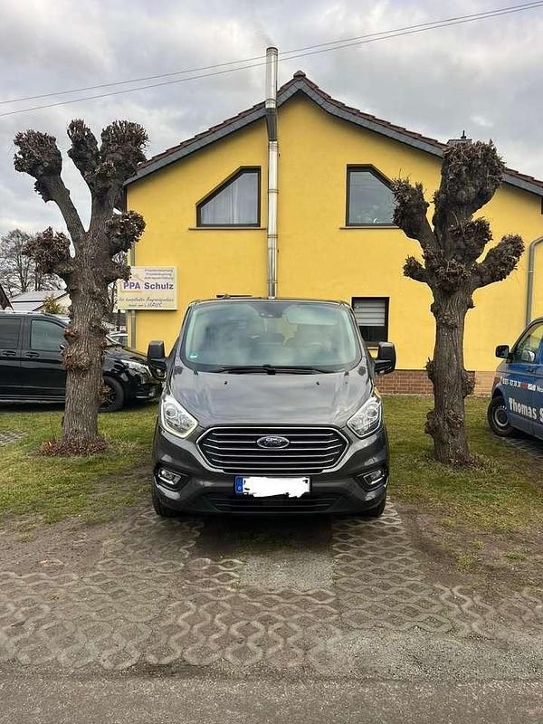Gebraucht Ford Tourneo Custom Titanium 131 PS (96 kW) 2020 Grau Van