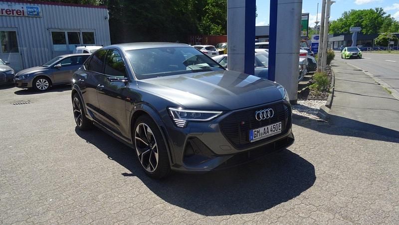 Gebraucht Audi e-tron Ambiente 369 kW (503 PS) 2021 Grau SUV