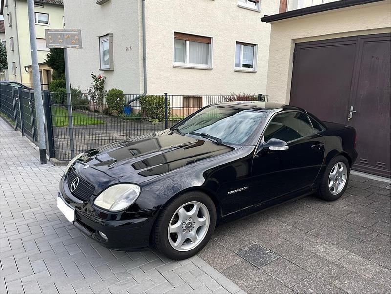Schwarz Gebraucht 2001 Mercedes SLK200 Cabrio | 3.250 € (Fairer Preis) - Bild 1/4