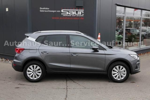 Grau metallic Gebraucht 2017 Seat Arona XCELLENCE SUV | 20.980 € - Bild 1/4