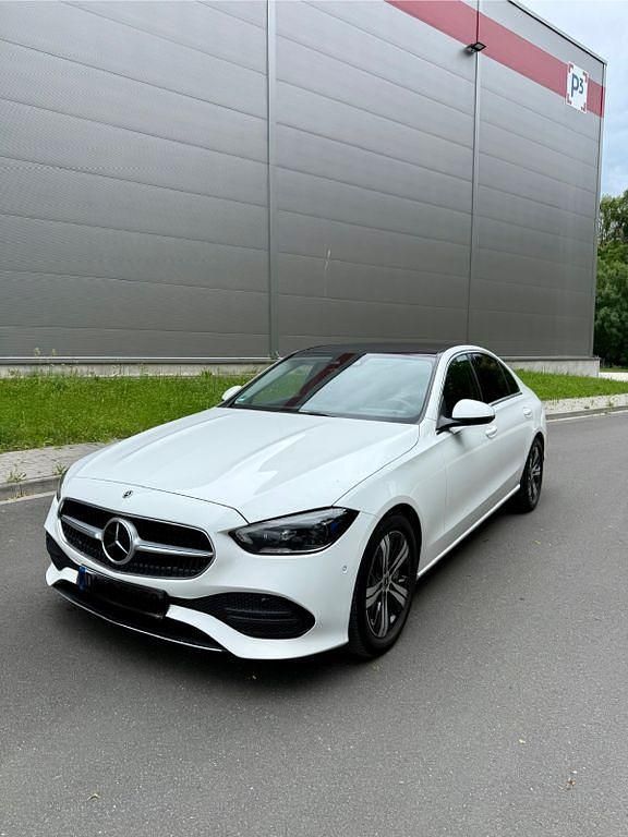 Weiß Gebraucht 2022 Mercedes C300 Limousine | 32.000 € (Superpreis) - Bild 1/4