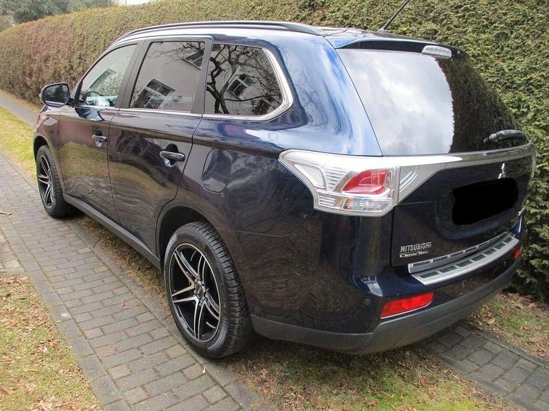 Gebraucht Mitsubishi Outlander Invite 150 PS (110 kW) 2013 Blau SUV
