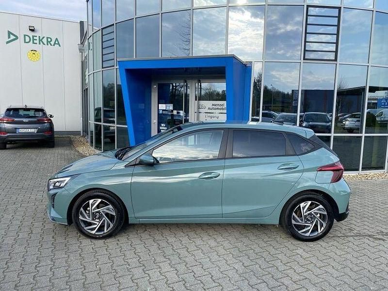 Gebraucht Hyundai i20 101 PS (74 kW) 2025 Grau Kleinwagen