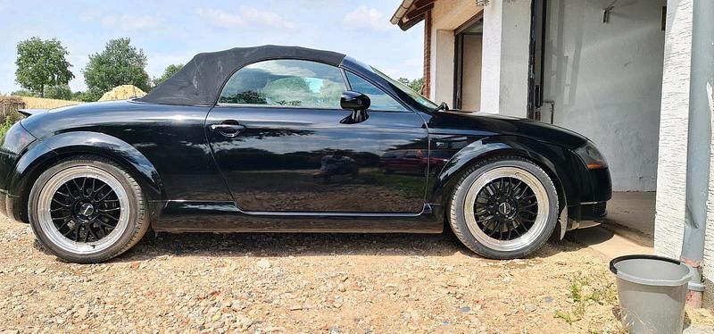 Schwarz Gebraucht 2002 Audi TT Roadster Cabrio | 3.600 € (Guter Preis) - Bild 1/4