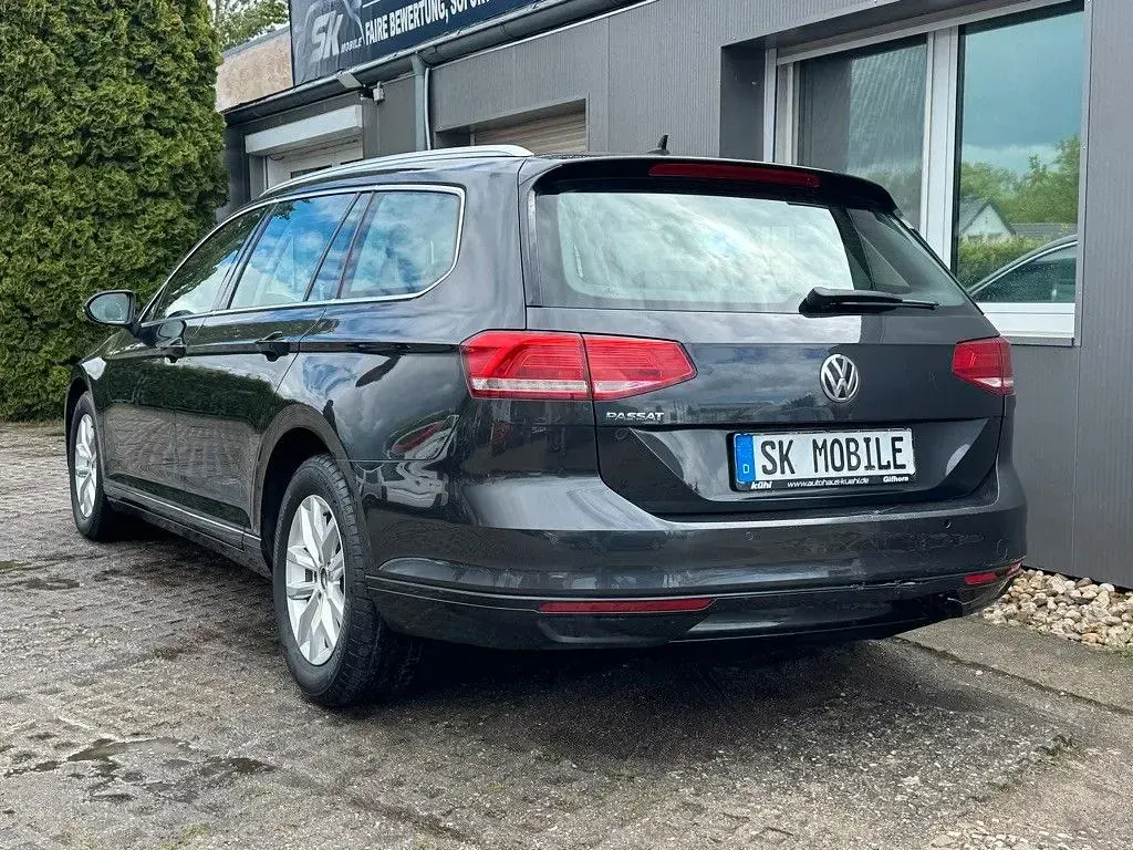 Gebraucht VW Passat Comfortline 150 PS (110 kW) 2018 Grau Kombi