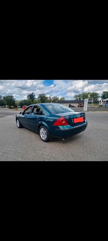 Grün Gebraucht 2001 Ford Mondeo Limousine | 2.000 € (Fairer Preis) - Bild 1/4