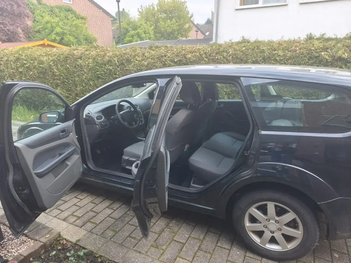 Gebraucht Ford Focus 125 PS (91 kW) 2006 Schwarz Kombi