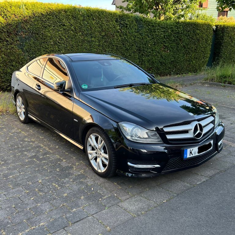 Schwarz Gebraucht 2012 Mercedes C350 AMG Coupé | 17.200 € (Fairer Preis) - Bild 1/4