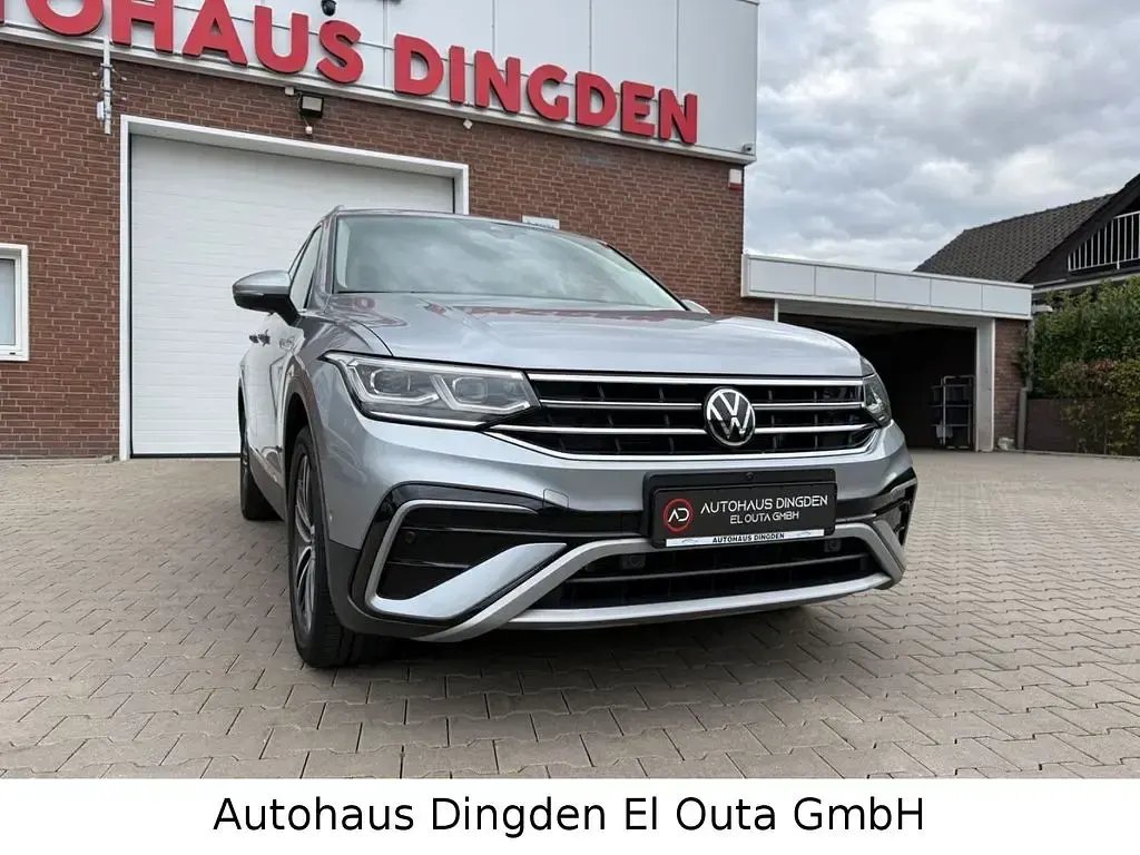 Gebraucht VW Tiguan Allspace Elegance 245 PS (180 kW) 2023 Silber SUV