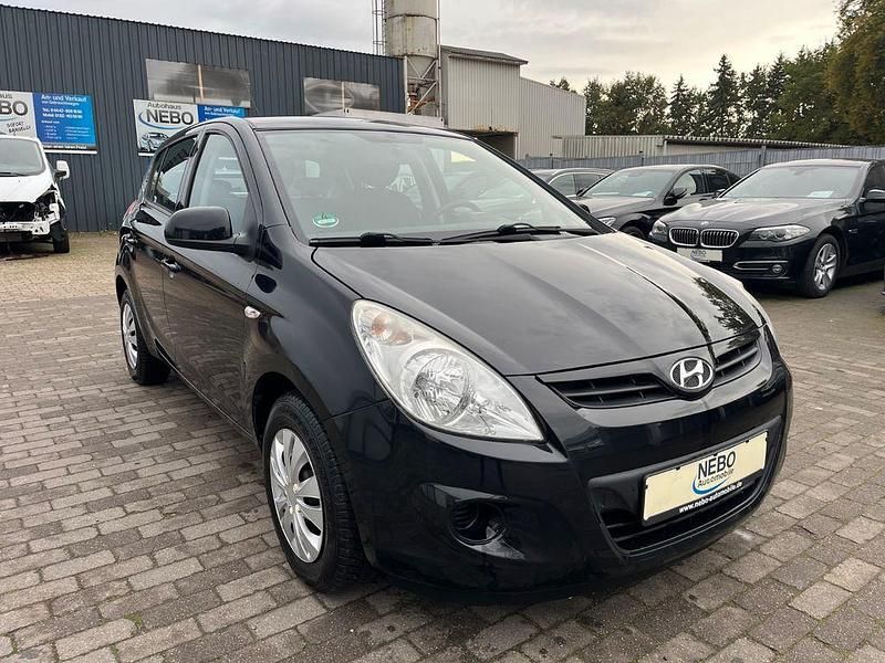 Gebraucht Hyundai i20 86 PS (63 kW) 2012 Schwarz Limousine