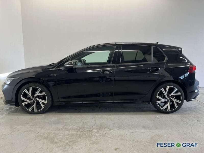 Gebraucht VW Golf VIII R-line 150 PS (110 kW) 2024 Deep black perleffekt Limousine