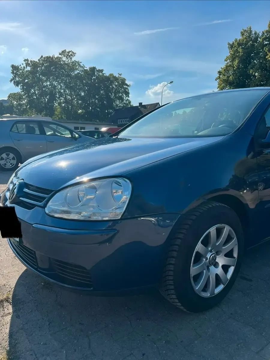 Gebraucht VW Golf V 102 PS (75 kW) 2005 Blau Kleinwagen