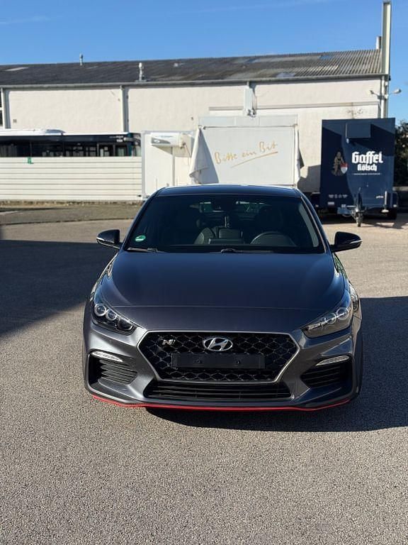 Grau Gebraucht 2019 Hyundai i30 N Performance Limousine | 20.900 € (Fairer Preis) - Bild 1/4