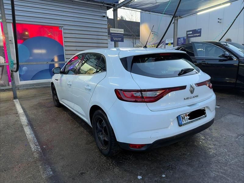 Gebraucht Renault Mégane IV Experience 101 PS (74 kW) 2016 Weiß Limousine