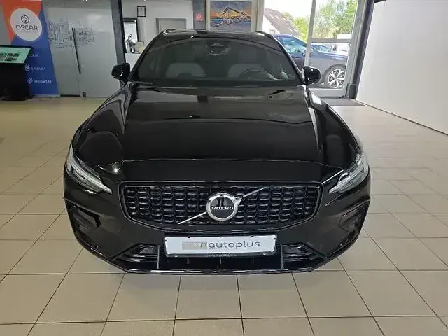 Gebraucht Volvo V60 Plus 197 PS (144 kW) 2023 Schwarz Kombi