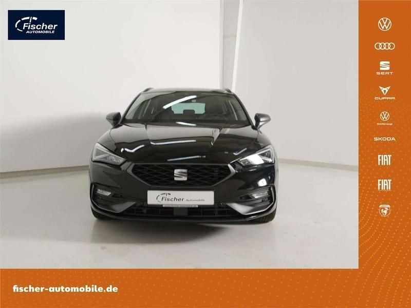 Midnight schwarz Gebraucht 2024 Seat Leon FR Kombi | 27.480 € (Fairer Preis) - Bild 1/4
