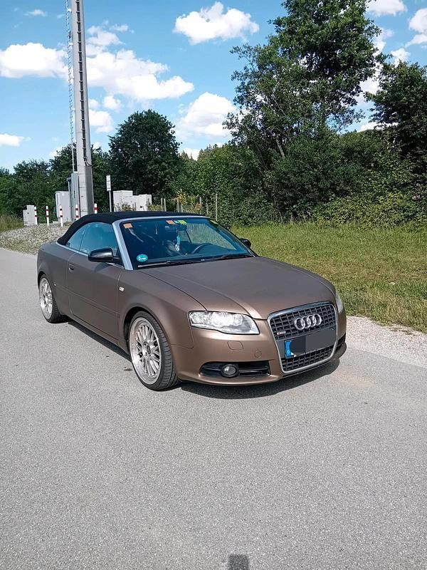 Braun Gebraucht 2009 Audi A4 Cabriolet Cabrio | 6.999 € (Fairer Preis) - Bild 1/4