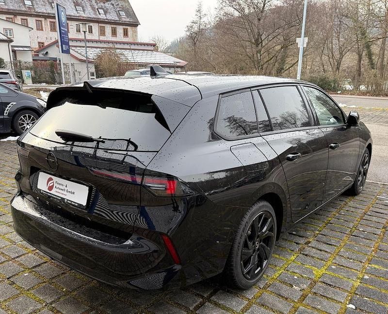 Gebraucht Opel Astra 131 PS (96 kW) 2024 Schwarz Kombi