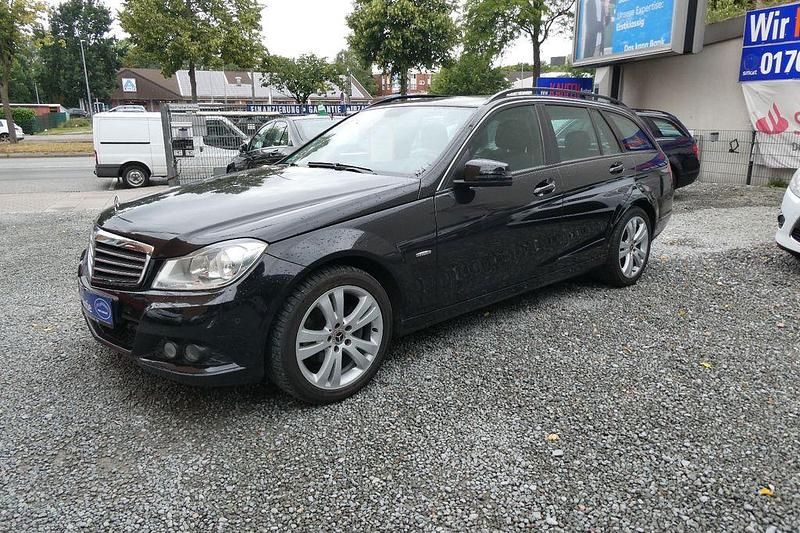 Schwarz Gebraucht 2012 Mercedes C200 Limousine | 7.470 € (Guter Preis) - Bild 1/4