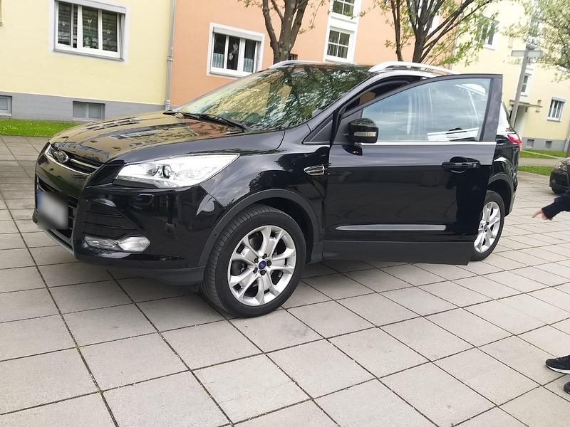 Gebraucht Ford Kuga 103 PS (75 kW) 2014 Schwarz SUV