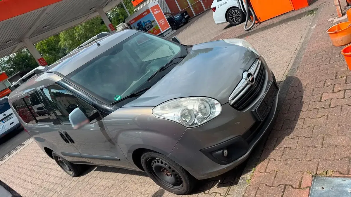 Gebraucht Opel Combo 105 PS (77 kW) 2012 Grau Van / Kleinbus